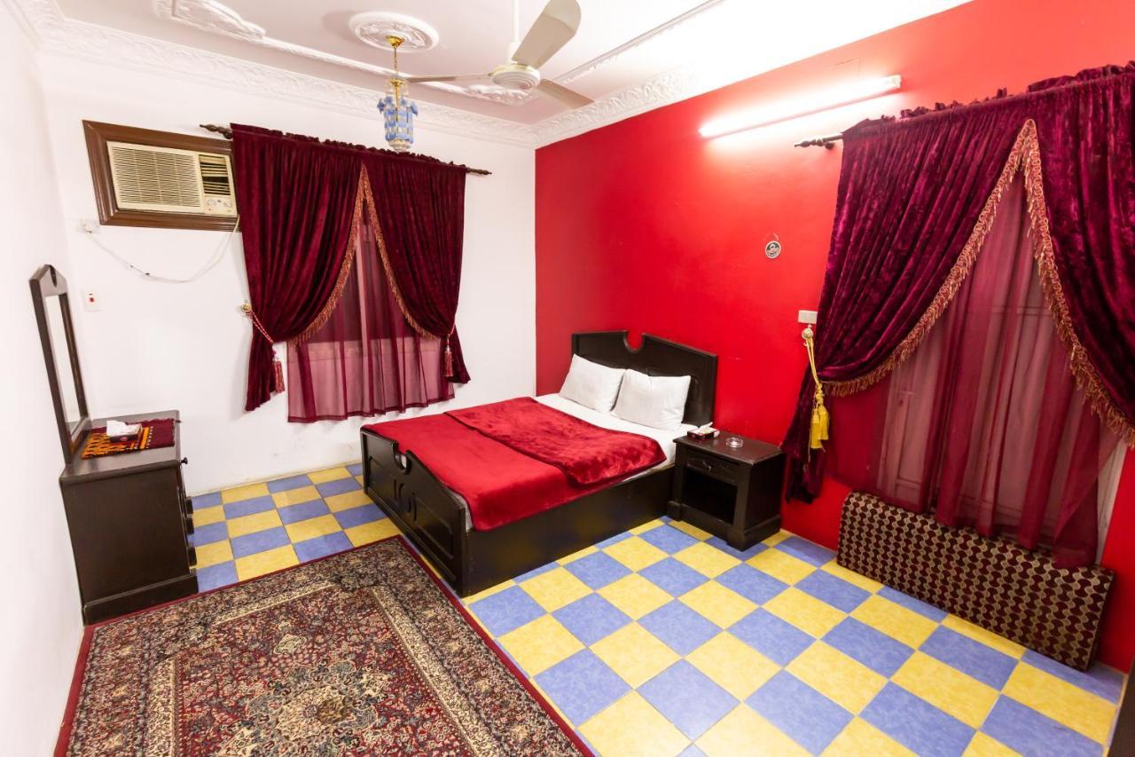 Al Eairy Furnished Apartments - Al Bahah 3 Екстериор снимка