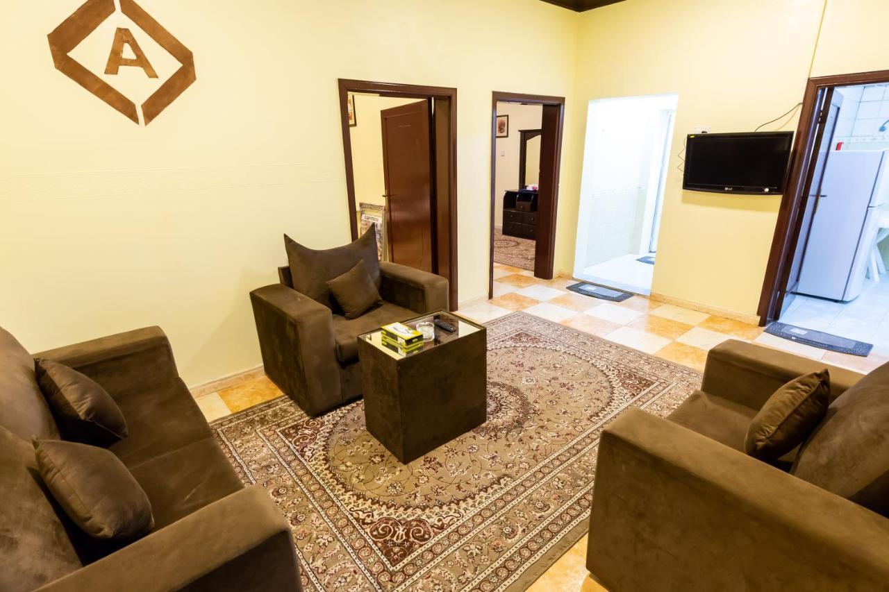 Al Eairy Furnished Apartments - Al Bahah 3 Екстериор снимка