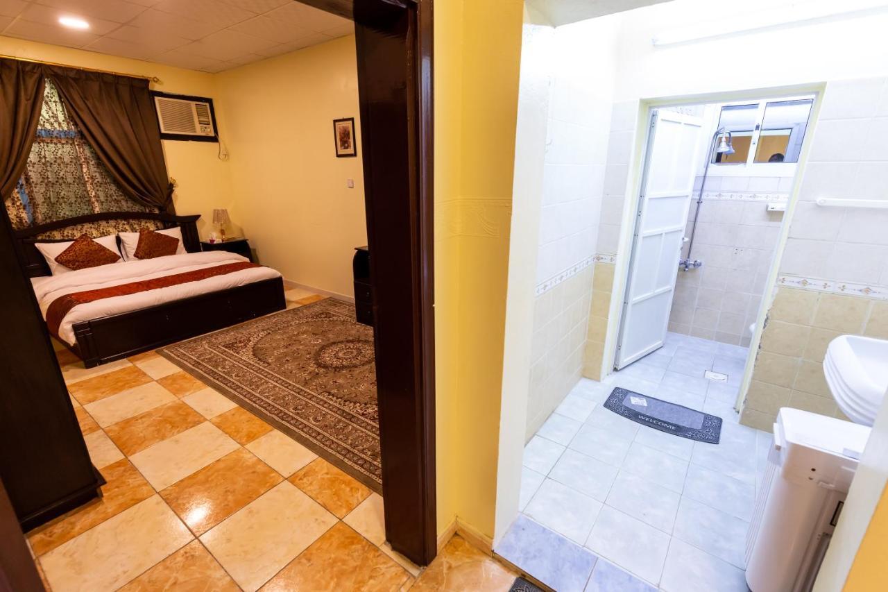 Al Eairy Furnished Apartments - Al Bahah 3 Екстериор снимка
