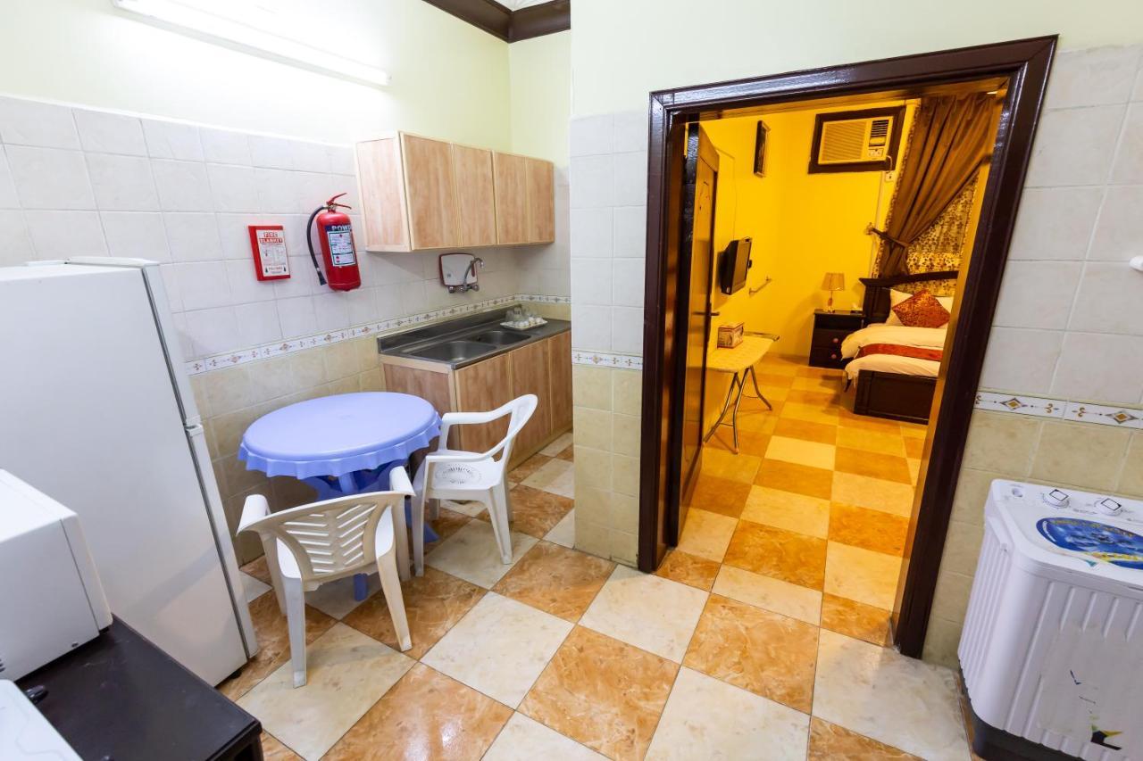 Al Eairy Furnished Apartments - Al Bahah 3 Екстериор снимка